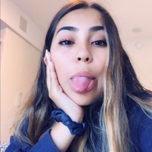 Meet your Posher, Isabel